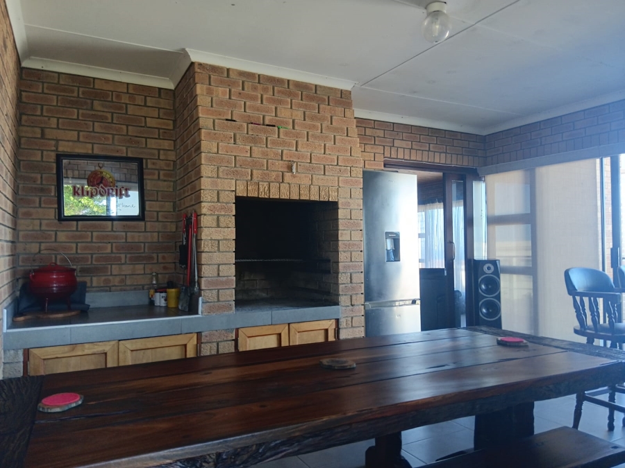 To Let 3 Bedroom Property for Rent in Dana Bay Western Cape